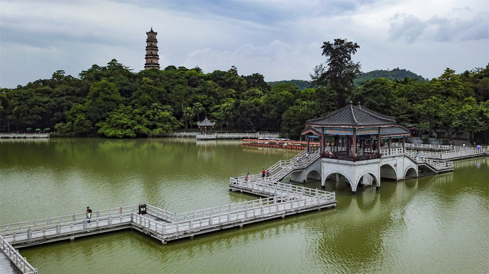 中英双语惠州因苏东坡而扬名的古城