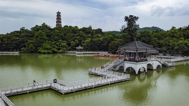 中英双语惠州因苏东坡而扬名的古城