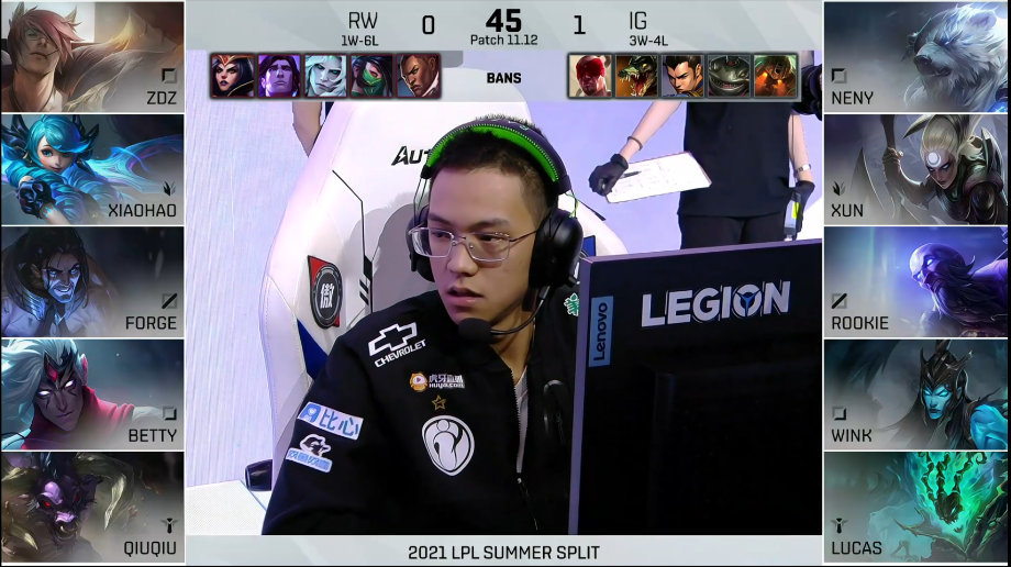 game 215分钟,双方在野区爆发大规模团战,neny腕豪限制住了betty厄斐