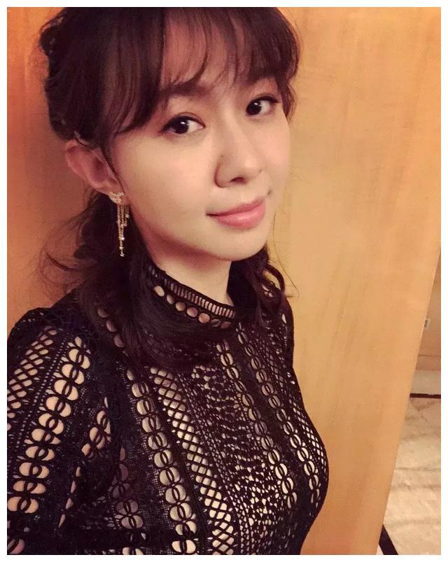 5岁成甜歌天后,翻唱700多首歌,被传去世18年,卓依婷现在怎样