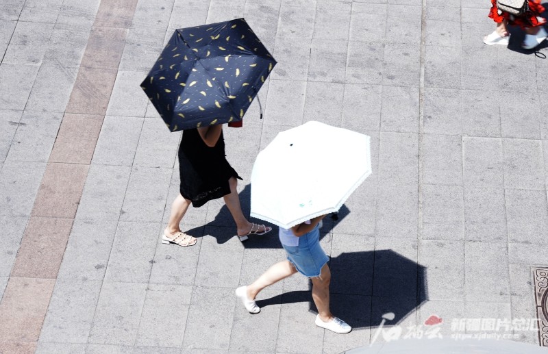 38.7℃高溫下 烏魯木齊市民這樣