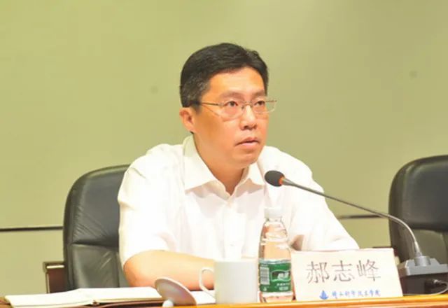 郝志峰,教授,博士生导师.1990年中山大学数学系获学士学位.