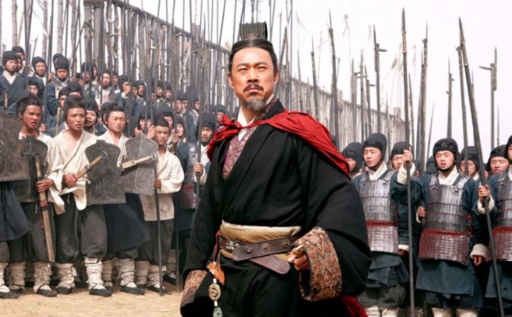 在吴宇森导演的《赤壁》上下部中,曹操由"硬汉演员"张丰毅所饰演.