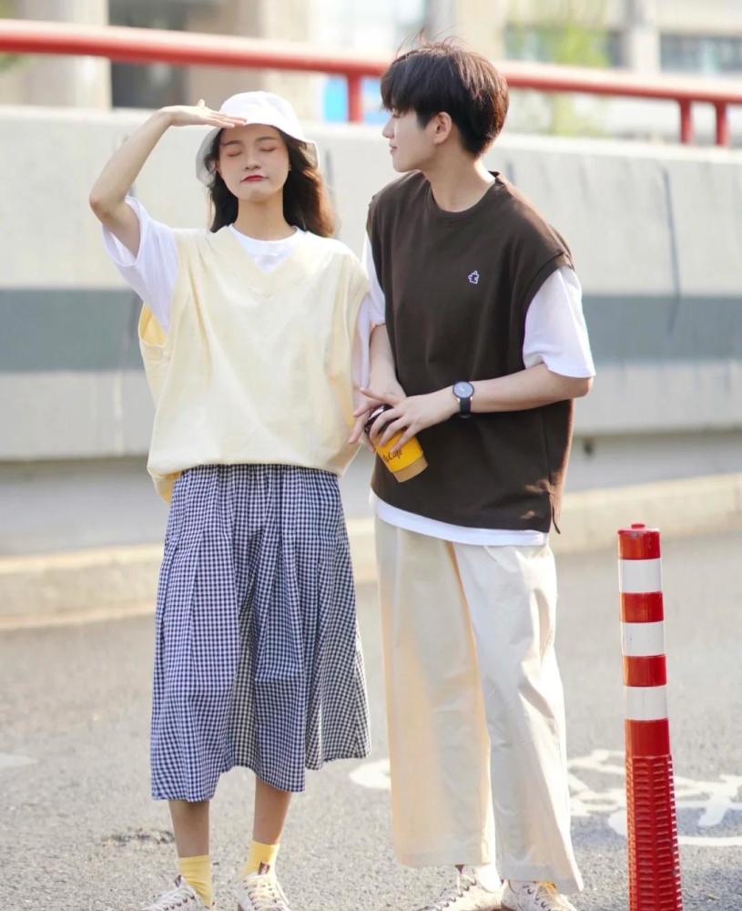 情侣装怎么穿出与众不同感?10组小清新情侣搭配,简约时尚有新意