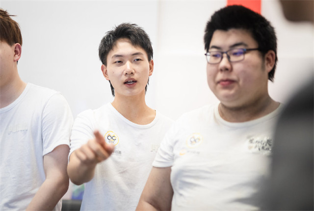 qg小胖称云缨"狗都不玩",暖阳粉丝破防,其实他在自嘲