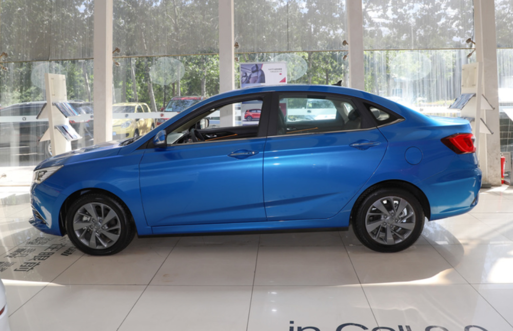 长安逸动dt上市579万起还配倒车影像和天窗