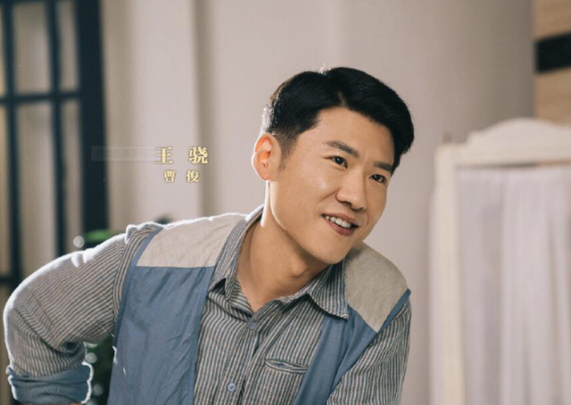 没有陈宝国的庇护,改名后的陈月末,在《大决战》不再像"关系户"