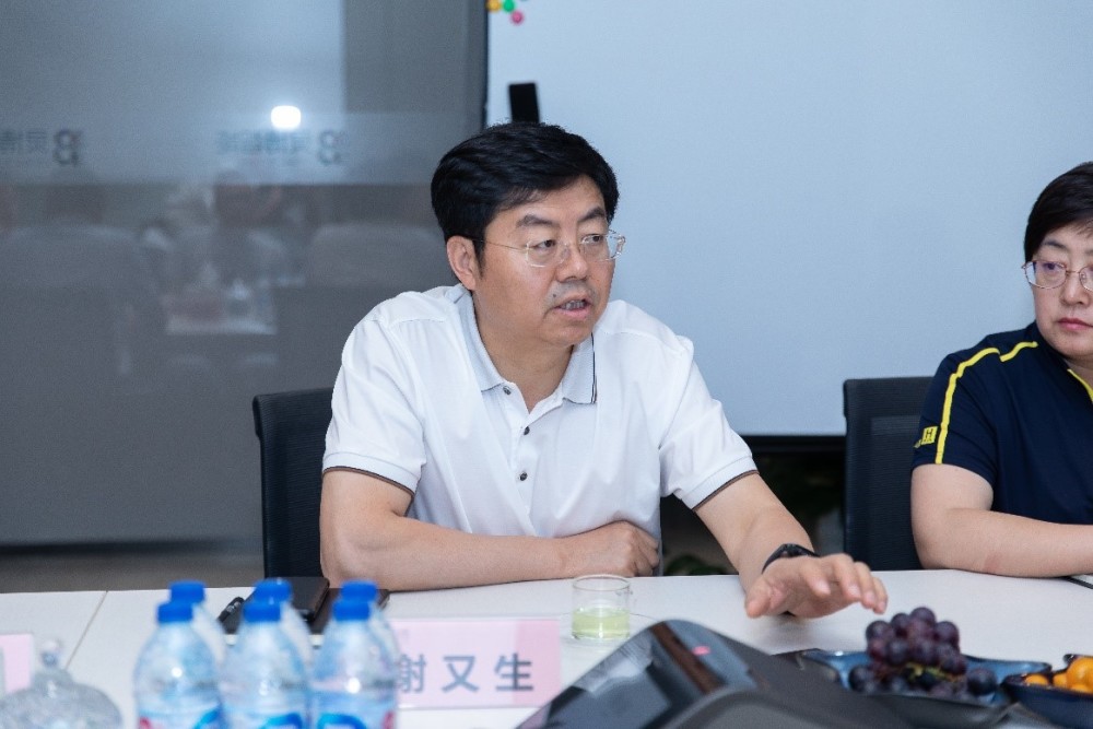甘肃省张掖市谢又生市长来访灵博智能参观交流