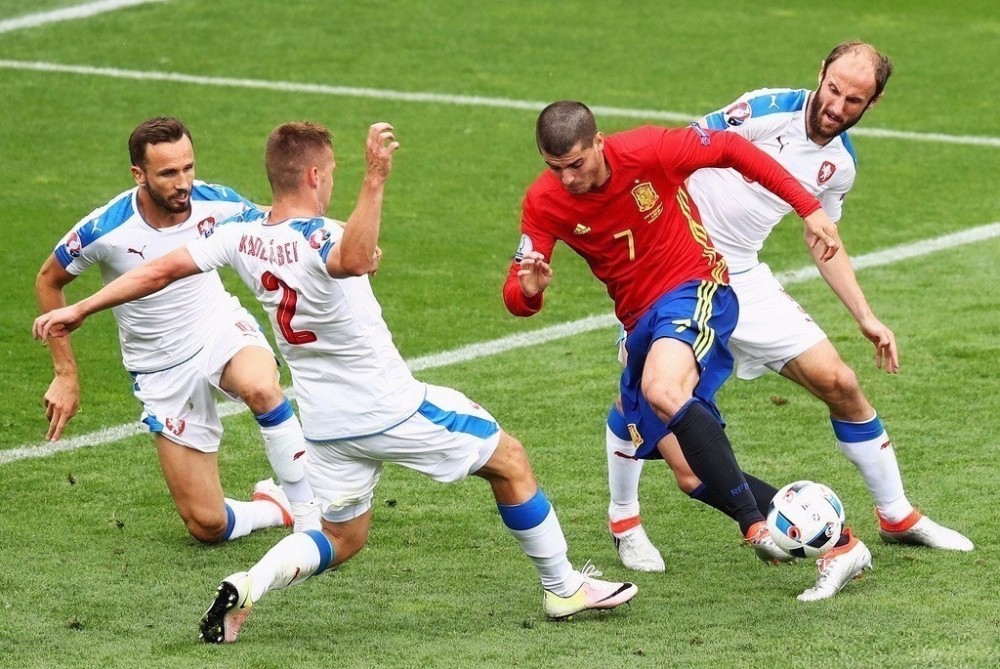 欧洲杯半决赛精准分析,意大利vs西班牙,胜败小球已基本可定!