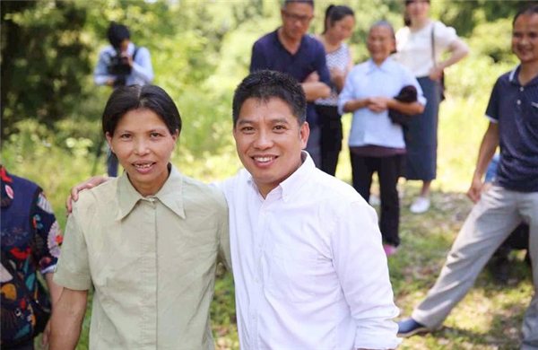 人大学霸伍继红失业二婚嫁光棍成低保户到底是谁毁了她