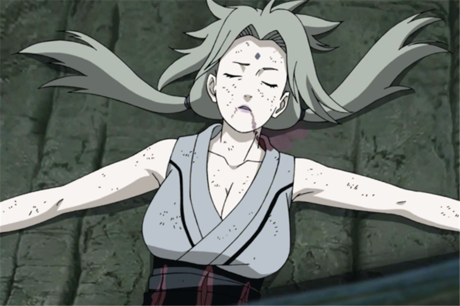 木叶三忍都被打穿过身体,为什么纲手和大蛇丸没事自来也却死了?