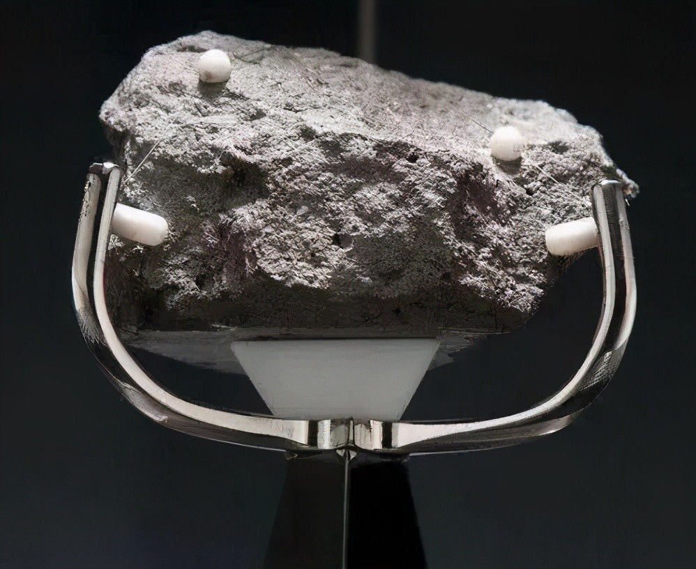 我国从月壤中发现月球上有玻璃,为什么没听美国说过这事?