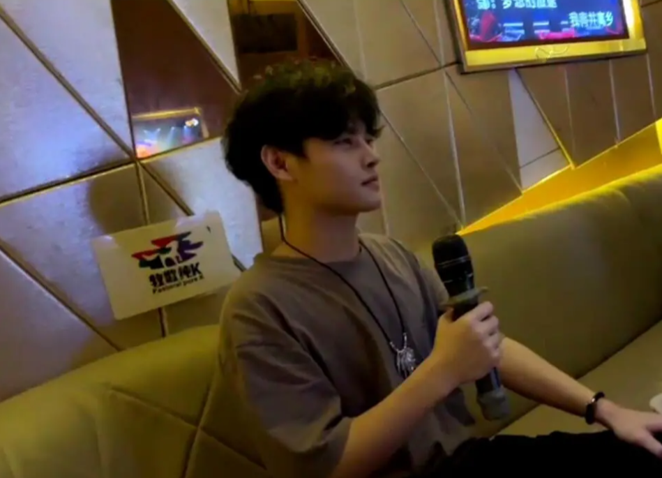 王者荣耀北慕露脸又被锤整容粉黑隔空对话梦之队4人被无视