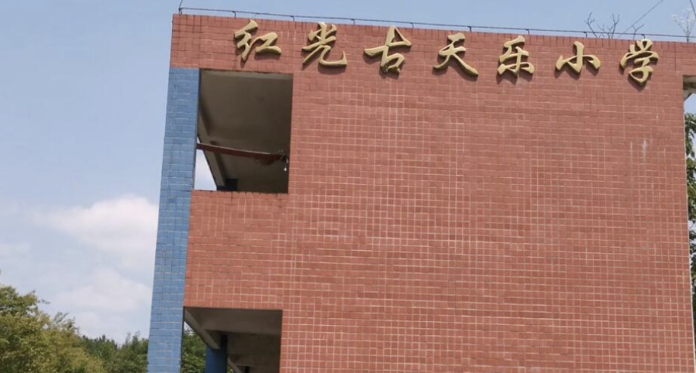 古天乐小学大变样,当地人想改成养老院,古天乐得知并不生气