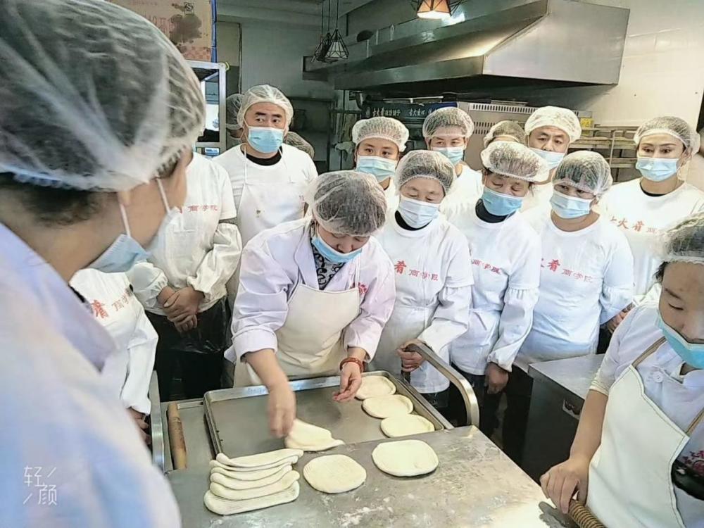 烧饼排行_《哥哥》投票排行:于朦胧烧饼领先,“人气王”李汶翰却吊车尾(2)