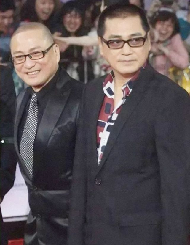 汤镇宗和汤镇业是香港娱乐圈很著名的一对亲兄弟,虽然很多人都搞不