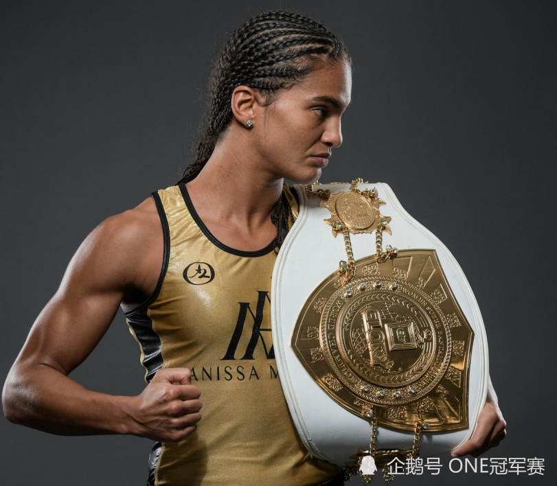 练拳21年冠军金腰带收集者黑人女拳手的不凡格斗之旅