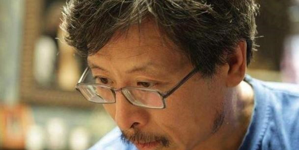 冷军画发动机横的卖198万竖的卖1897万专家用照片蒙我