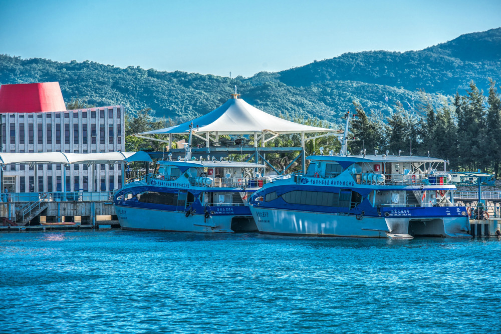 三亚皇后湾:人少景美的原始渔村,饱览鹿城最美海湾风光!_腾讯新闻