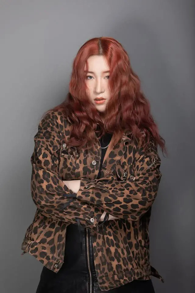 不靠组女团靠综艺出圈的宝藏歌手锤娜丽莎凭什么这么火