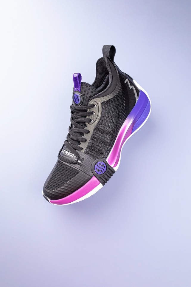 流线型的鞋身妥妥的颜值天花板这双国产的篮球鞋什么来头