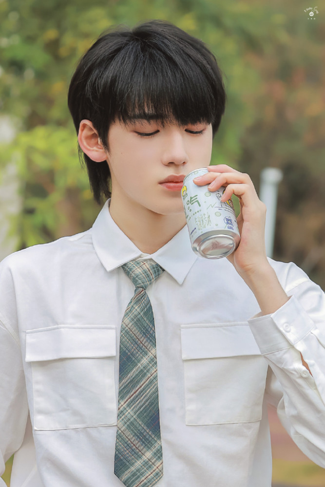 时代少年团-宋亚轩 岁岁常欢愉 万事皆胜意 永远年轻永远热泪盈眶