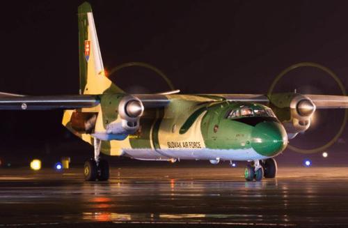 俄罗斯安-26飞机坠毁,28人遇难!