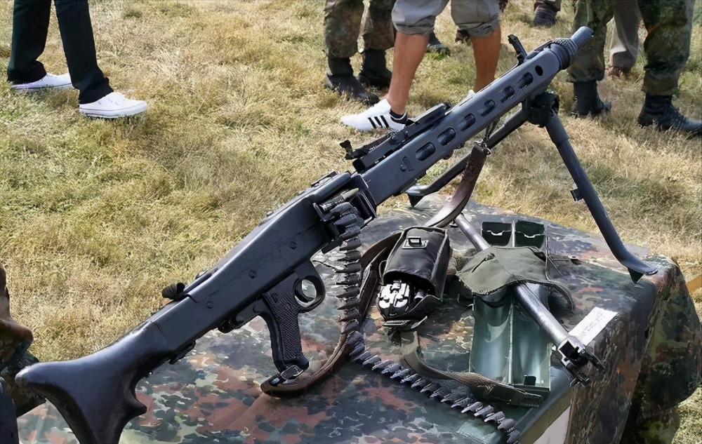 兔子的撕布机中国mg42通用机枪