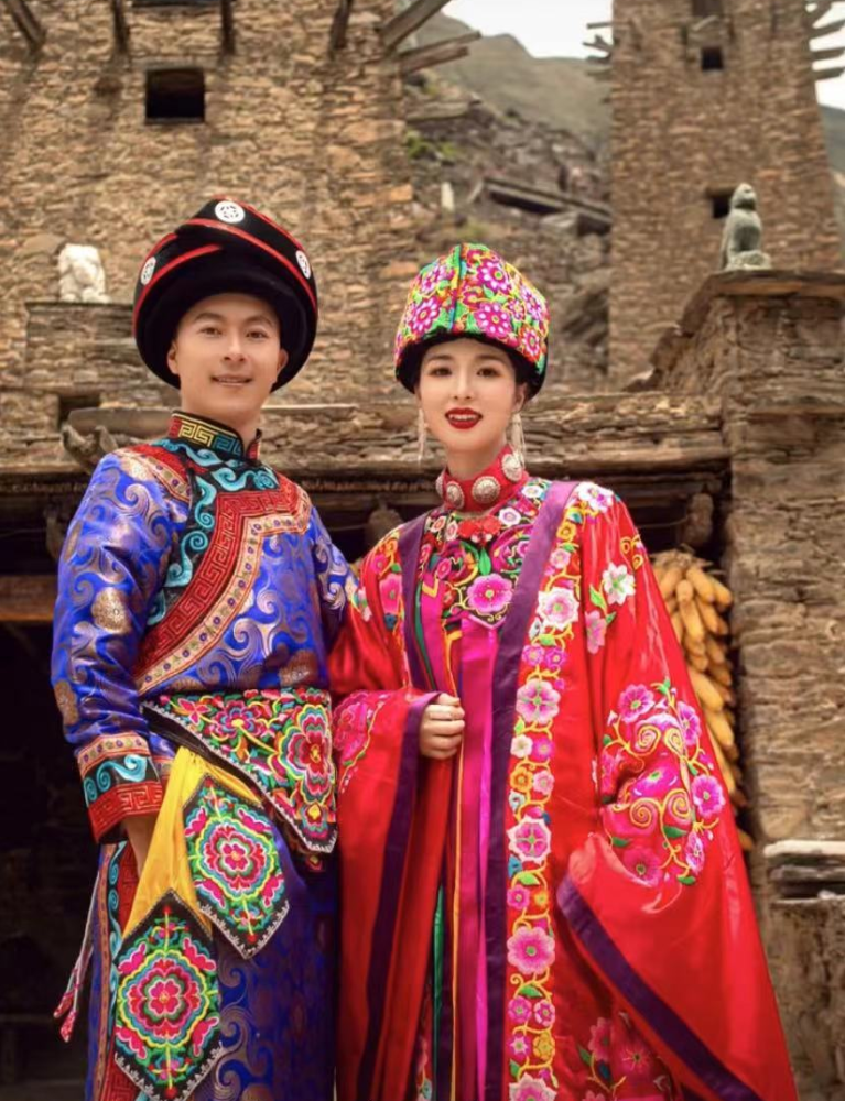 西式婚礼,阿坝小王子这次在自己的家乡,举办了一场别开生面的羌族婚礼