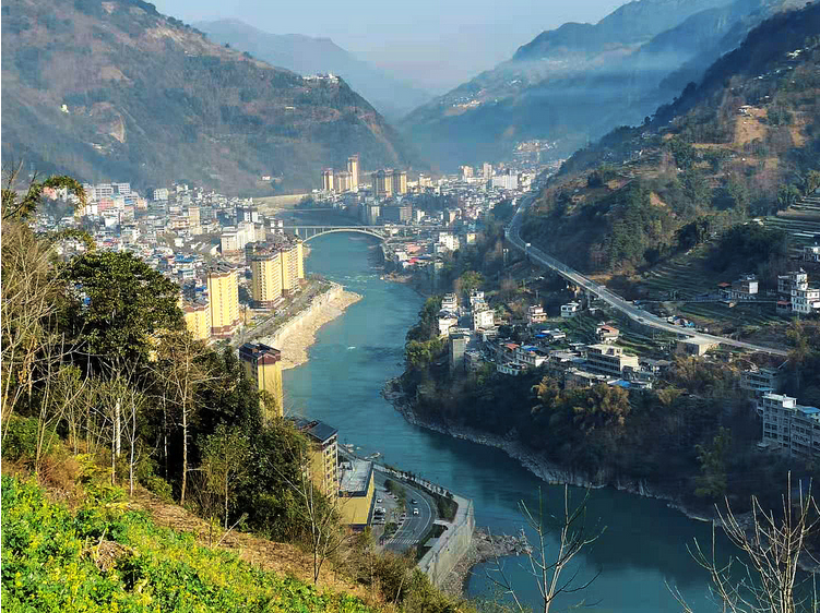 云南福贡:美丽县城入画屏_腾讯新闻