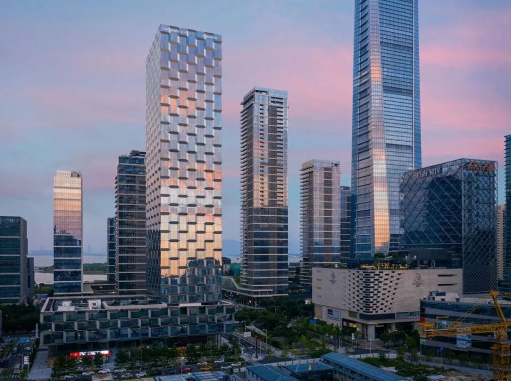 超高层办公楼综合体建筑设计深圳喜之郎总部大厦案例