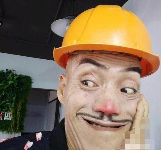 网红"光头强"风光不再,卖掉豪车骑摩托,粉丝娇妻也弃他而去