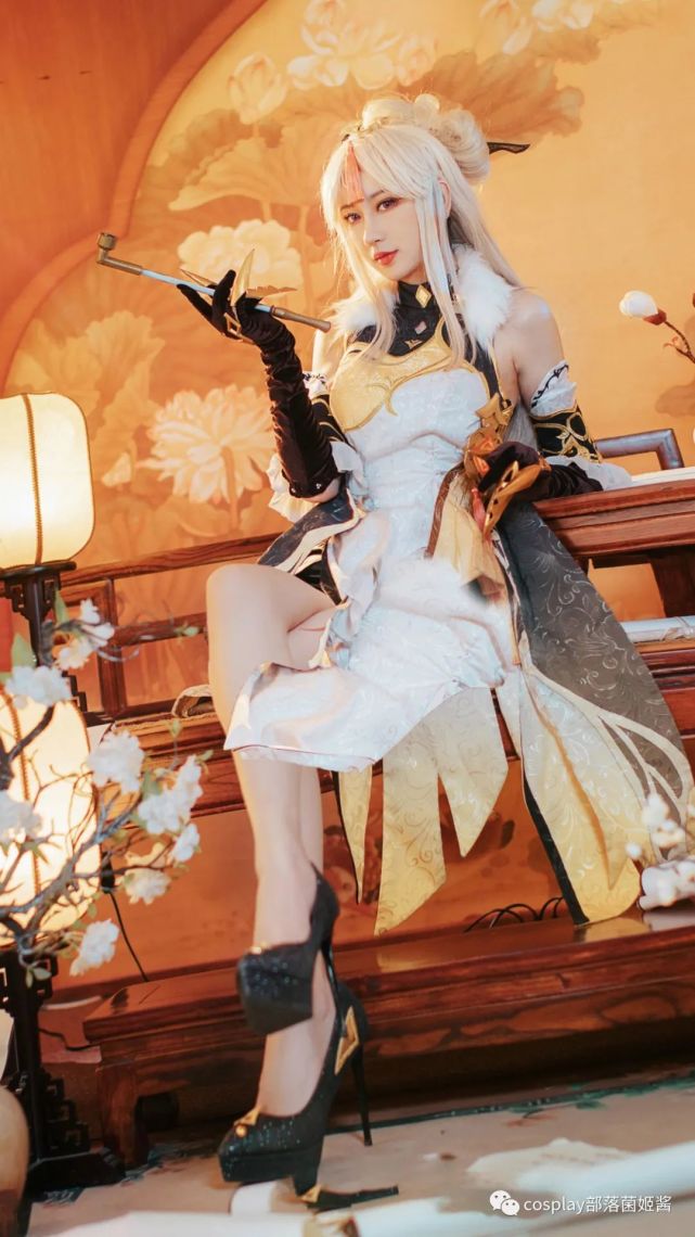 cos原神凝光cos正片骨头简直就是腿绝绝子