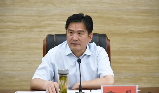 杨明曾任贾汪区区长,2020年12月任贾汪区委书记,今年7月3日卸任.