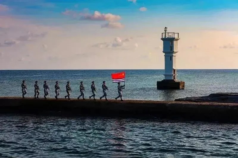 书写了一曲豪情满怀的英雄壮歌驻守在华阳礁的官兵艰苦奋斗多年来被誉