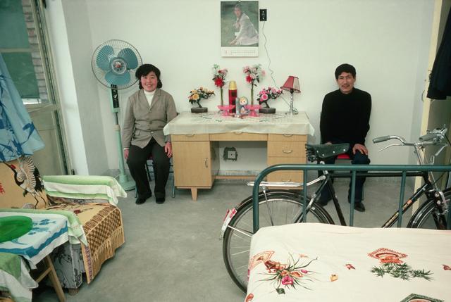 八十年代的中国老照片那个时候物质匮乏生活简单