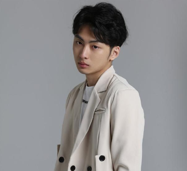 赖神疑似走出情伤被女职业选手solo杀穿怪不得最近梦之队成绩差