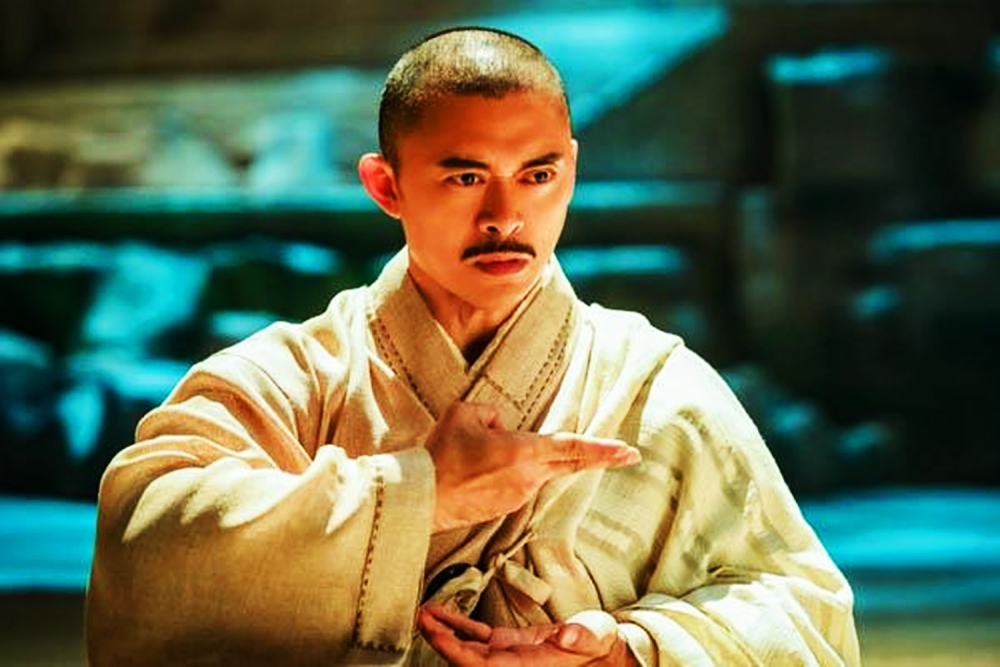 见,闻,空,智四大神僧之首的空见大师,收成昆为徒,还把少林九阳功倾囊