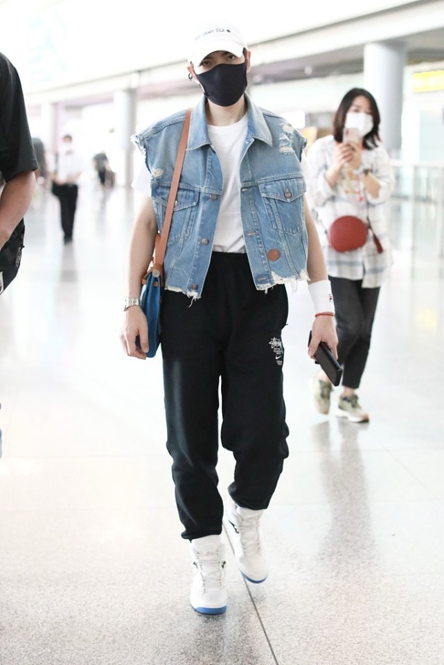 运动裤排行_身穿瑜伽裤,省心舒适又好看,就是时尚标杆!(2)