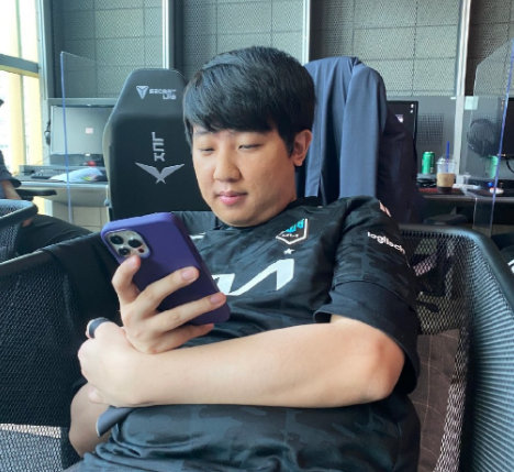 kkoma:上调二队adc,是想让ghost产生危机感|adc|g