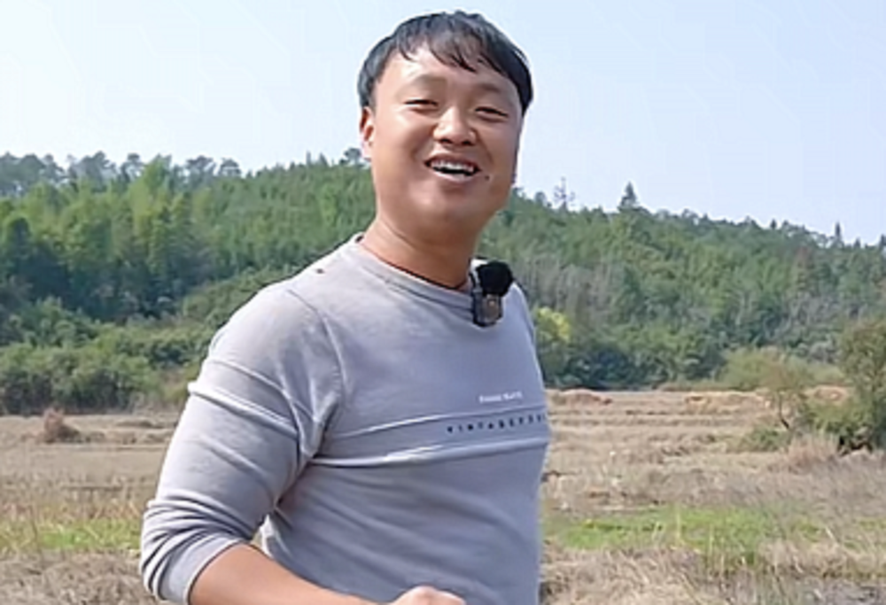 大表哥盘废弃鱼塘爆火网络靠挖鱼也可以涨粉千万年入百万