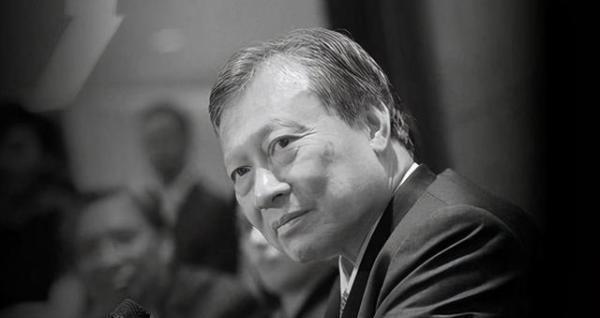 没有办法,郭炳联选择了提前退休,而郭炳湘后来也离开了新鸿基,选择