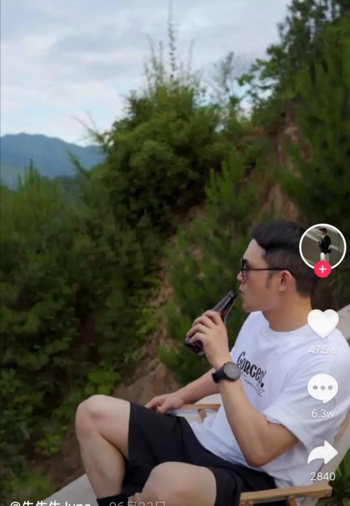 从朱小贞的哥哥朱先生june发文看出,有学识,涵养,有才情,很斯文的一个