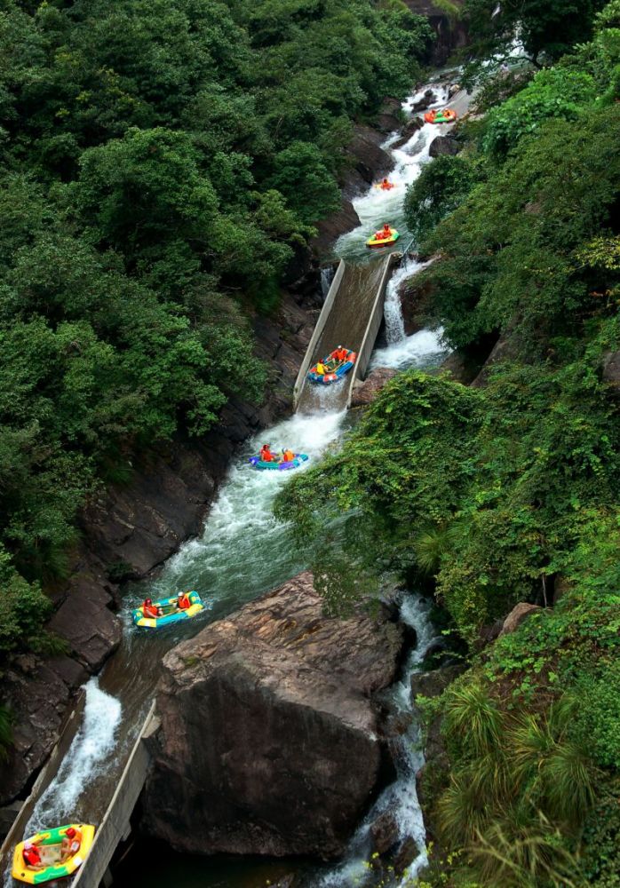 江西大觉山漂流荣获"2021华东十佳金牌漂流"称号