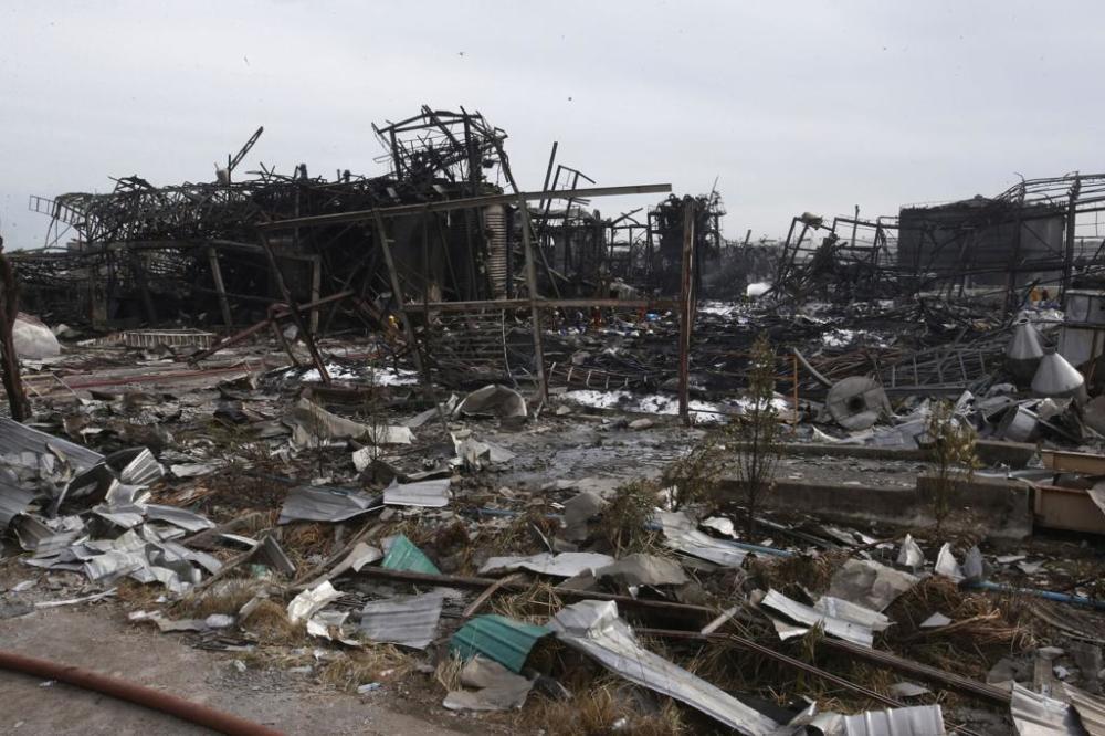 泰国工厂再度突发大火,爆炸现场触目惊心,火光冲天黑烟升腾