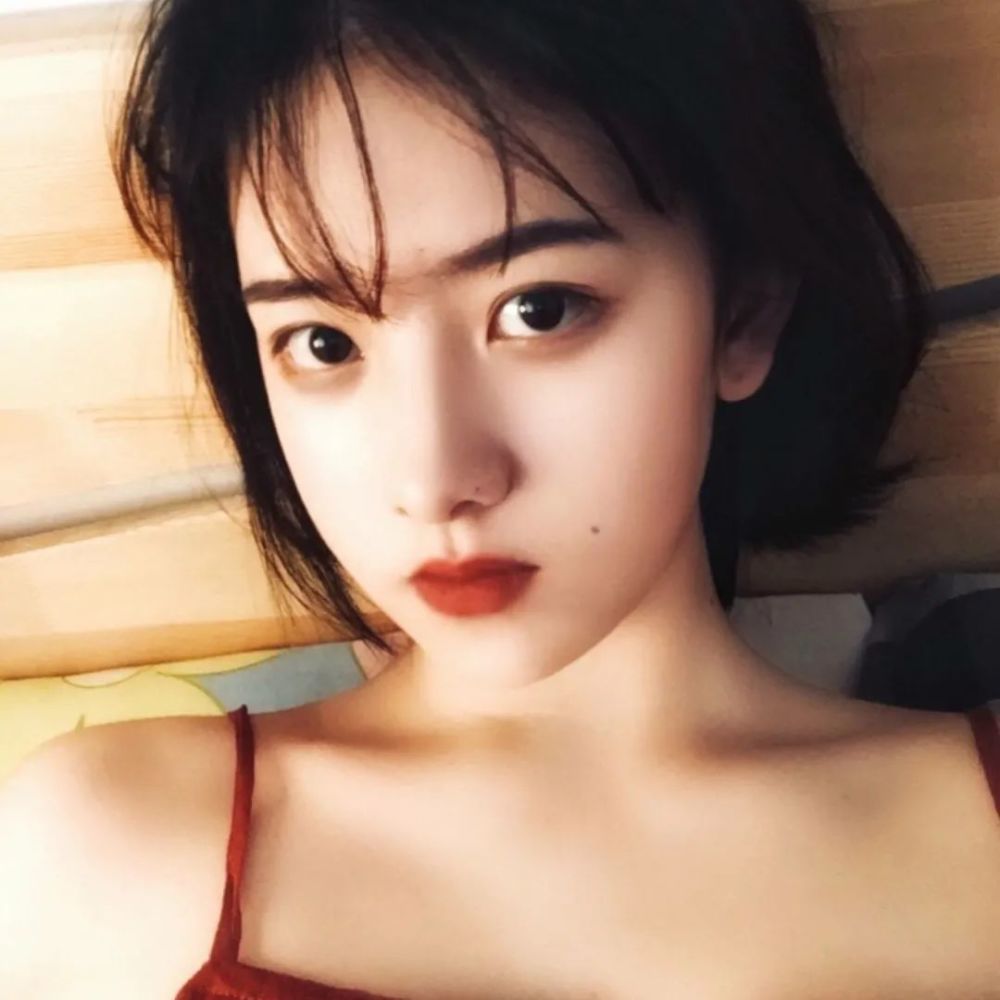 酷酷的小姐姐头像