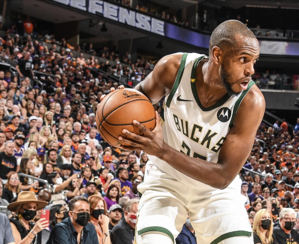 米德尔顿:即便裁判不响哨,我也要继续打球!