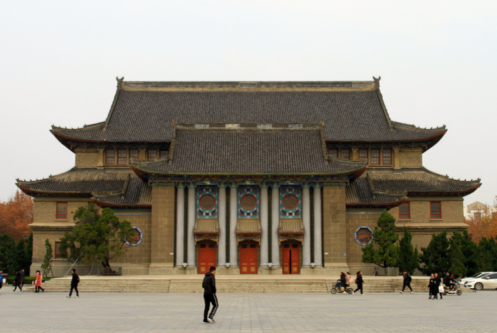 从外观上来看,河南大学非常具有美学价值,校内拥有很多出色的建筑