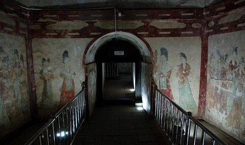 武则天儿子墓惨遭被盗盗墓贼留下的壁画专家研究后大唐真强