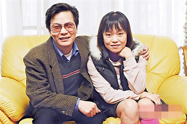在和沈玉琳分手之后,佩真就退出了演艺圈,沉寂了相当长的一段时间.